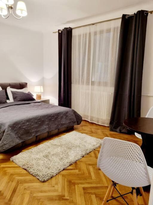 Cozy Apartment Near City Center Бухарест Экстерьер фото